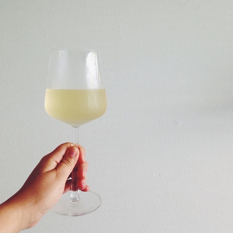 hassut jutut viinilasi valkoviini iittala essense