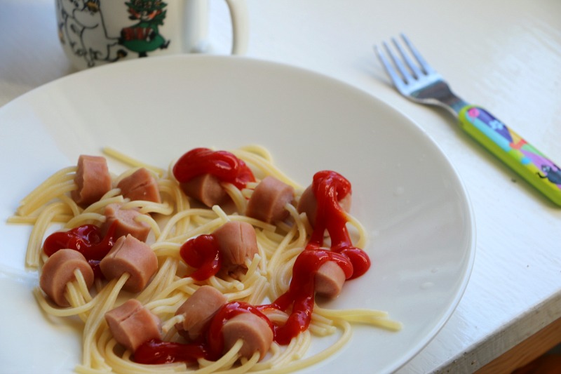 hämähäkkinakki ketsuppi