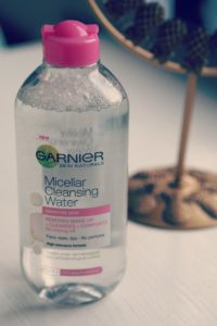 RAIKKAAT JA PUHTAAT KASVOT