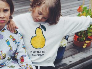 SAAKO LAPSI VALITA ITSE VAATTEENSA?