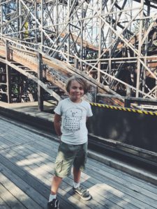 ERKIN KANSSA KAHDESTAAN